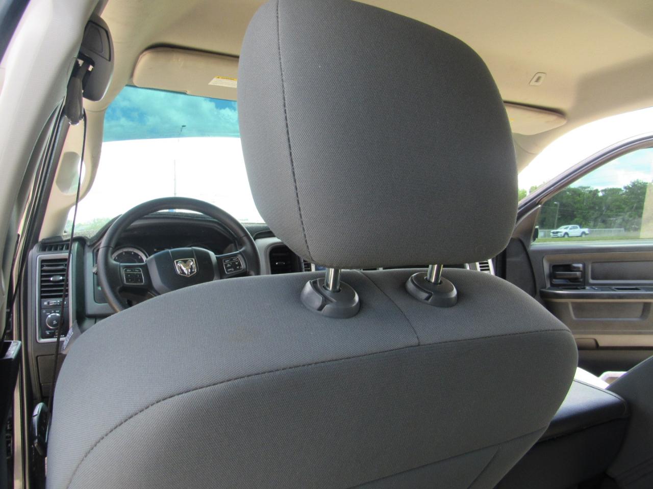 RAM 1500 Express 4x4 Quad Cab 6'4" Box 2017