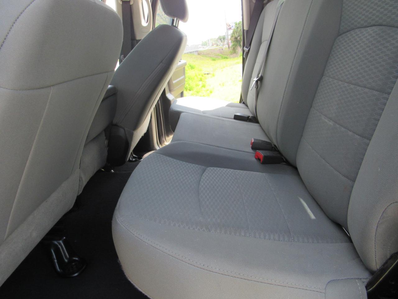 RAM 1500 Express 4x4 Quad Cab 6'4" Box 2017