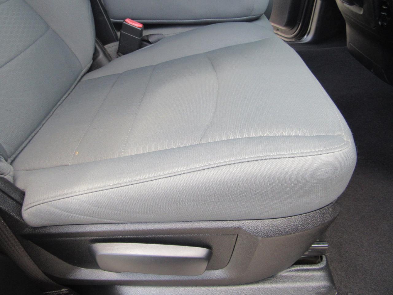 RAM 1500 Express 4x4 Quad Cab 6'4" Box 2017