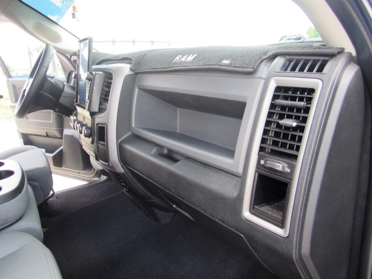 RAM 1500 Express 4x4 Quad Cab 6'4" Box 2017