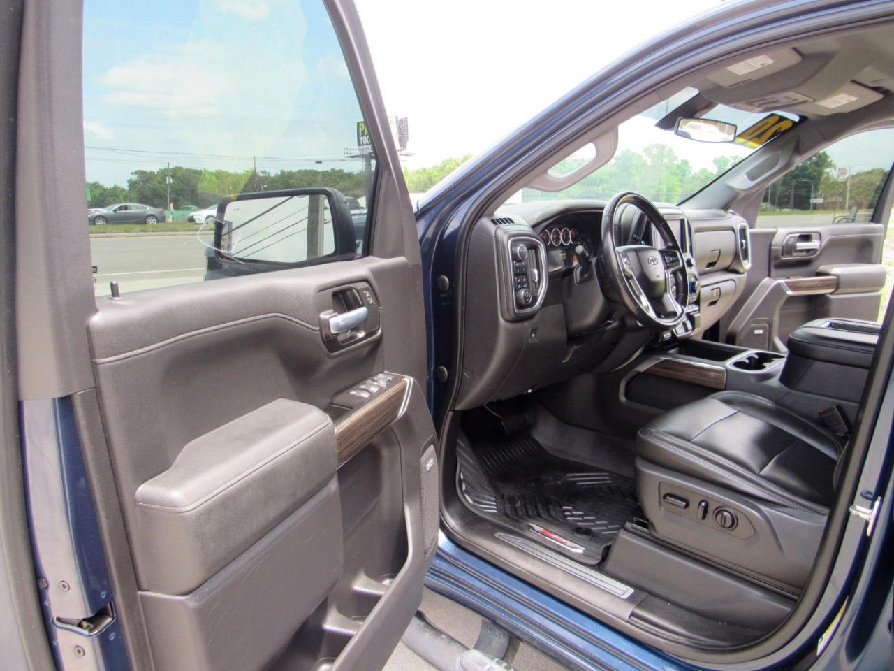 Chevrolet Silverado 1500 4WD Crew Cab 147" RST 2020