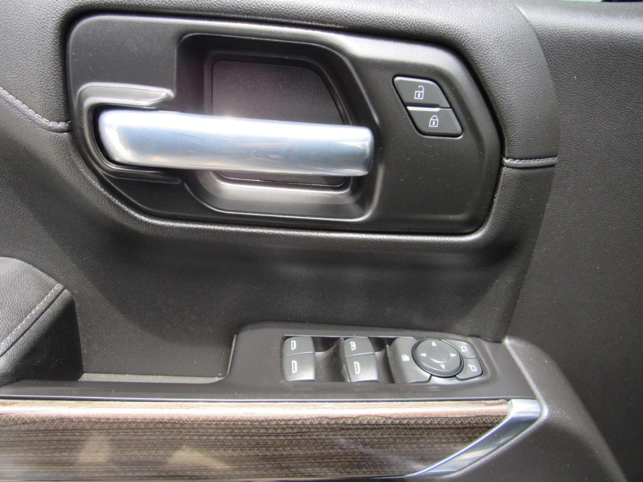 Chevrolet Silverado 1500 4WD Crew Cab 147" RST 2020