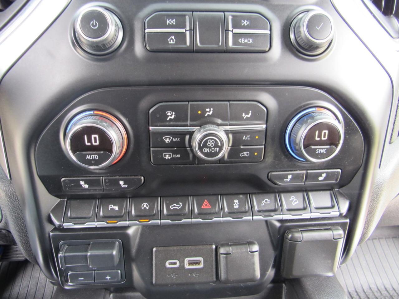 Chevrolet Silverado 1500 4WD Crew Cab 147" RST 2020