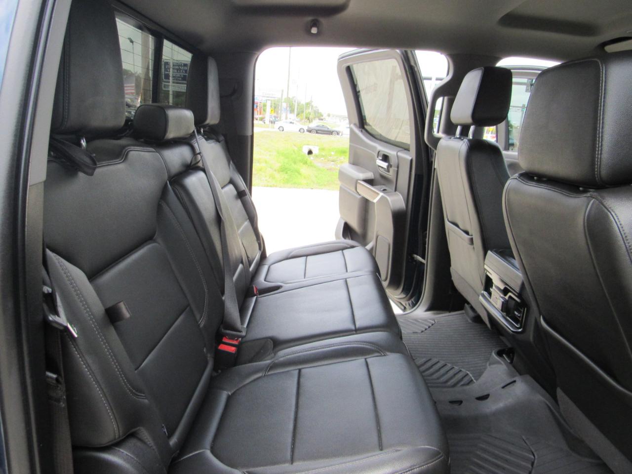 Chevrolet Silverado 1500 4WD Crew Cab 147" RST 2020