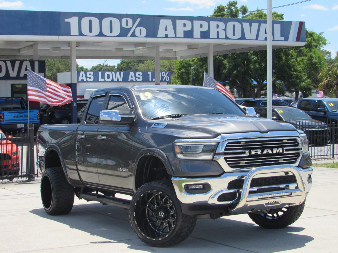 RAM 1500 Laramie 4x2 Quad Cab 6'4" Box 2019