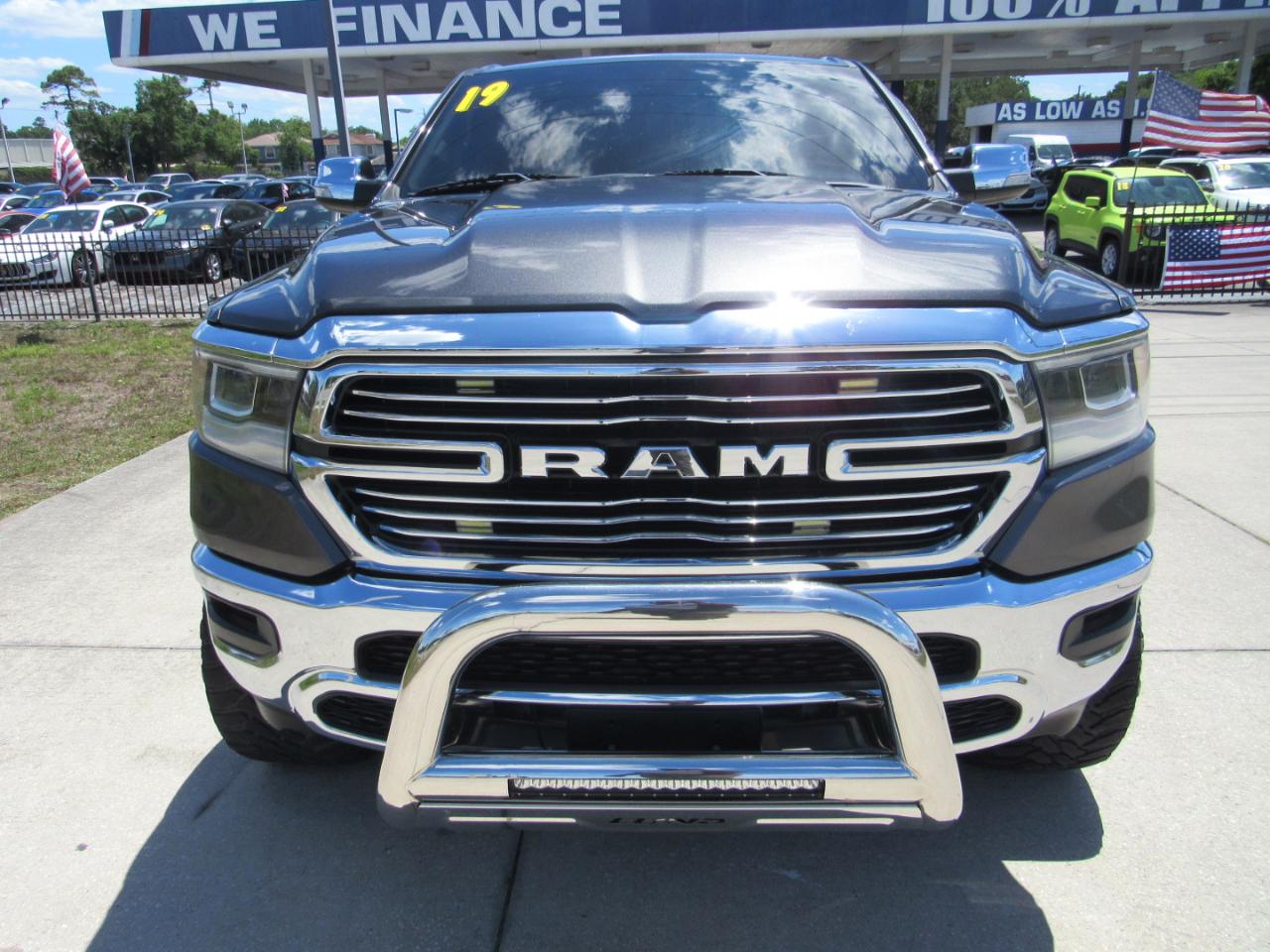 RAM 1500 Laramie 4x2 Quad Cab 6'4" Box 2019