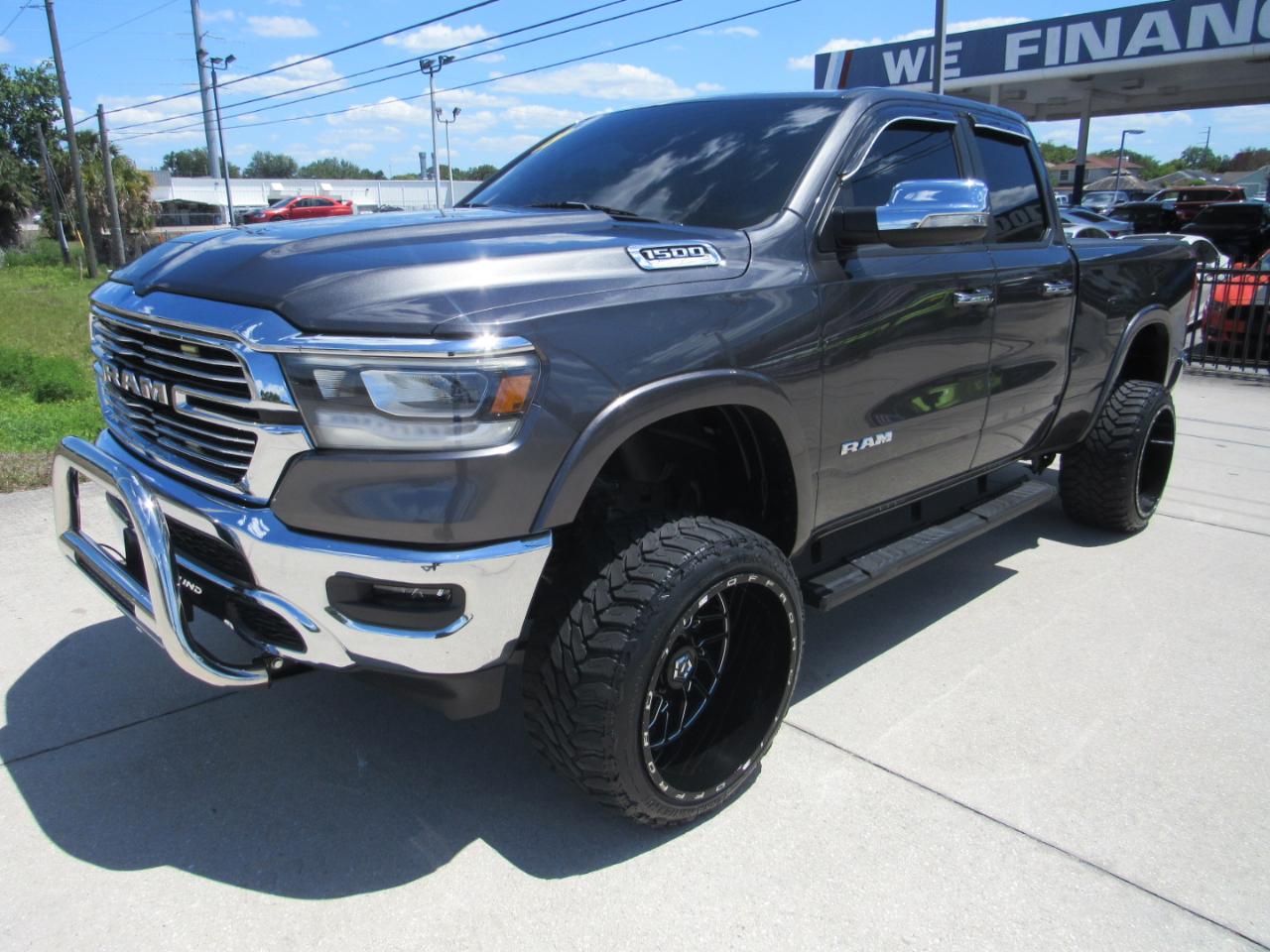 RAM 1500 Laramie 4x2 Quad Cab 6'4" Box 2019