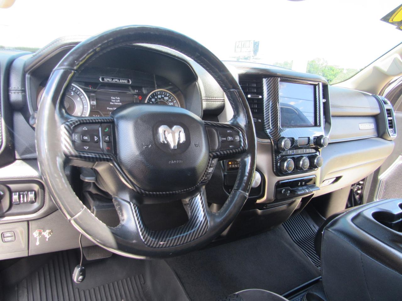 RAM 1500 Laramie 4x2 Quad Cab 6'4" Box 2019