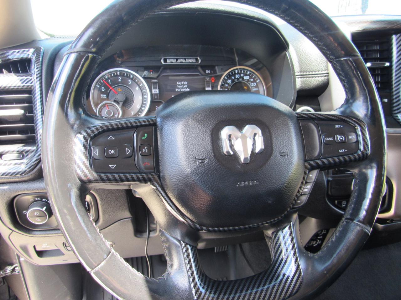 RAM 1500 Laramie 4x2 Quad Cab 6'4" Box 2019