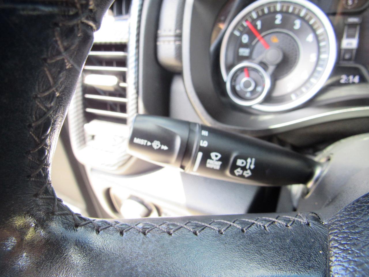 RAM 1500 Laramie 4x2 Quad Cab 6'4" Box 2019