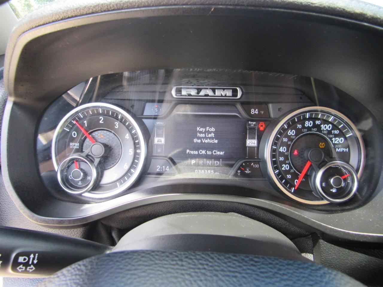 RAM 1500 Laramie 4x2 Quad Cab 6'4" Box 2019