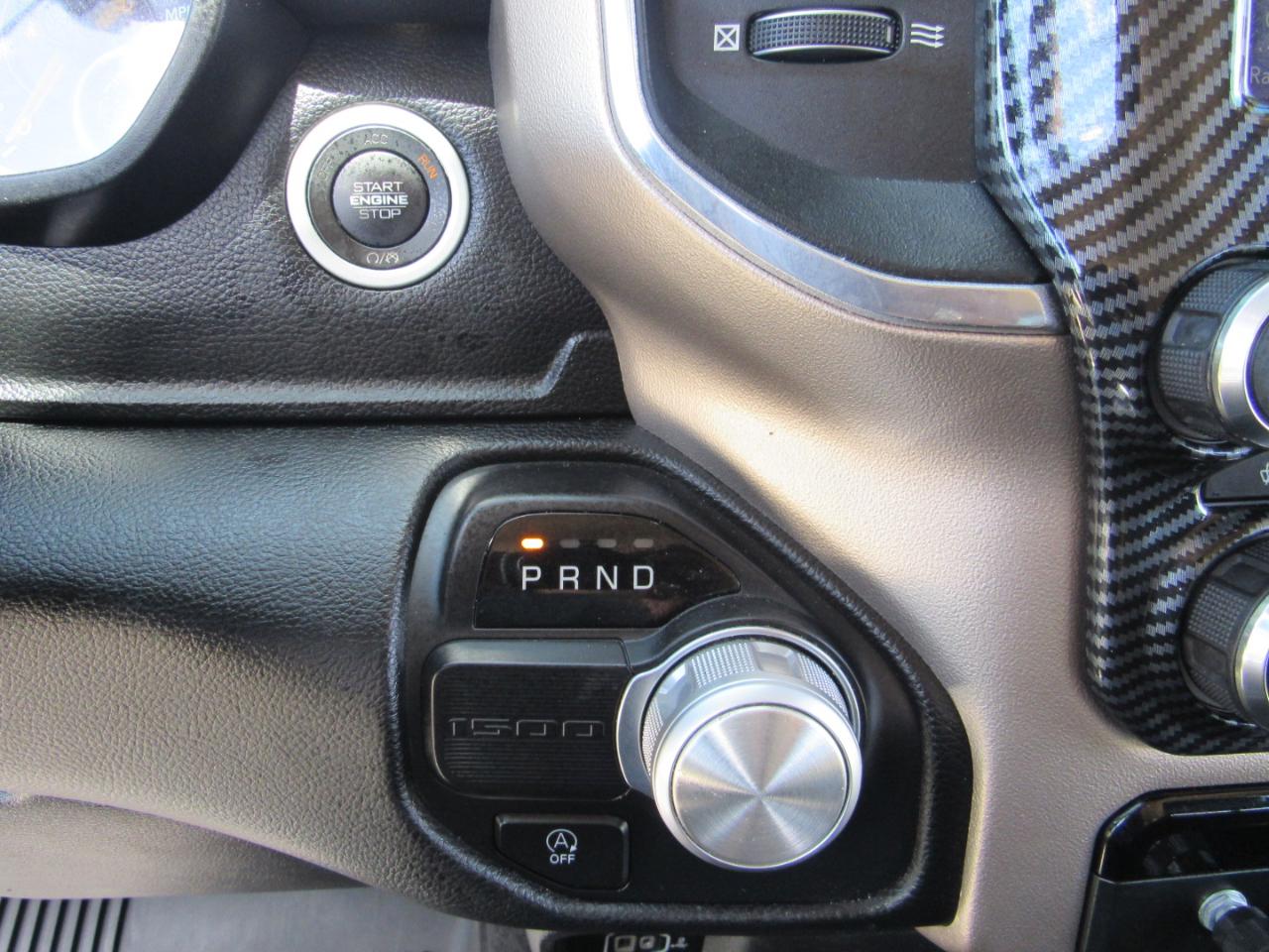 RAM 1500 Laramie 4x2 Quad Cab 6'4" Box 2019