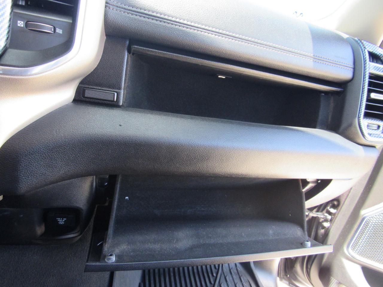 RAM 1500 Laramie 4x2 Quad Cab 6'4" Box 2019