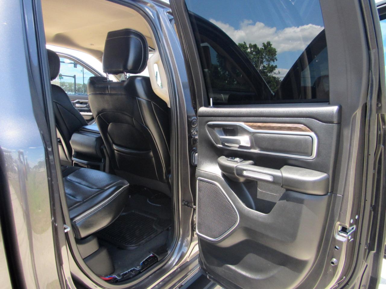 RAM 1500 Laramie 4x2 Quad Cab 6'4" Box 2019