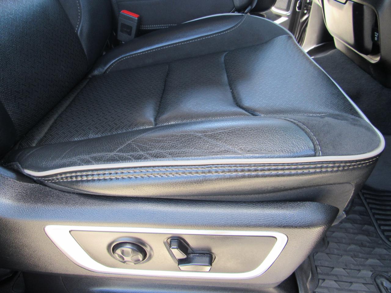 RAM 1500 Laramie 4x2 Quad Cab 6'4" Box 2019