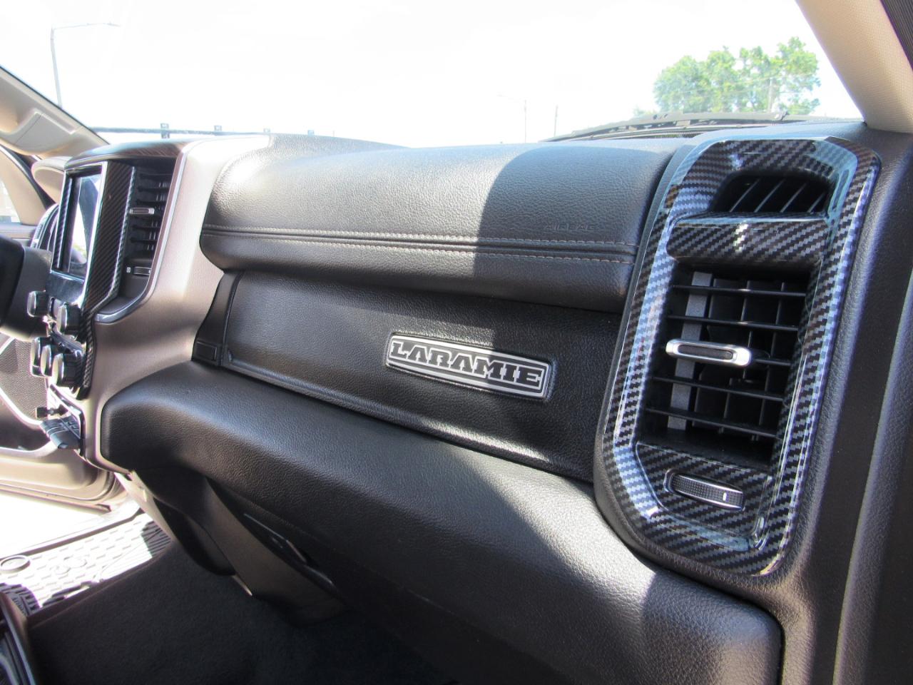 RAM 1500 Laramie 4x2 Quad Cab 6'4" Box 2019