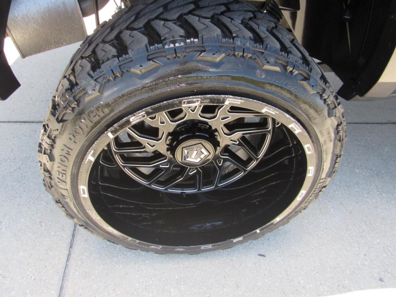 RAM 1500 Laramie 4x2 Quad Cab 6'4" Box 2019