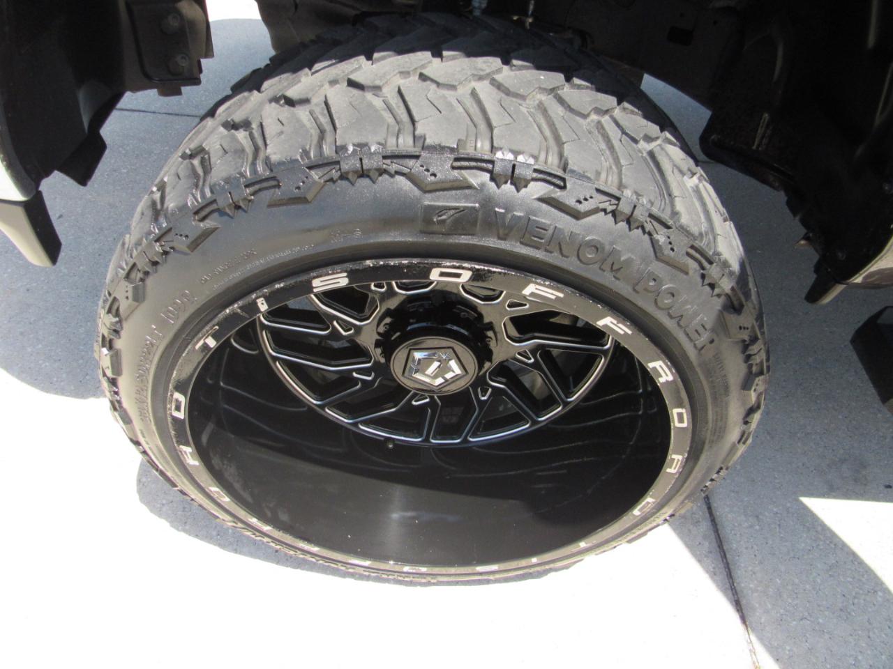 RAM 1500 Laramie 4x2 Quad Cab 6'4" Box 2019