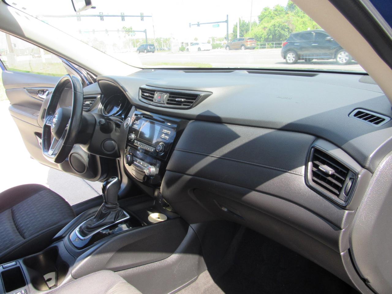 Nissan Rogue AWD SV 2017