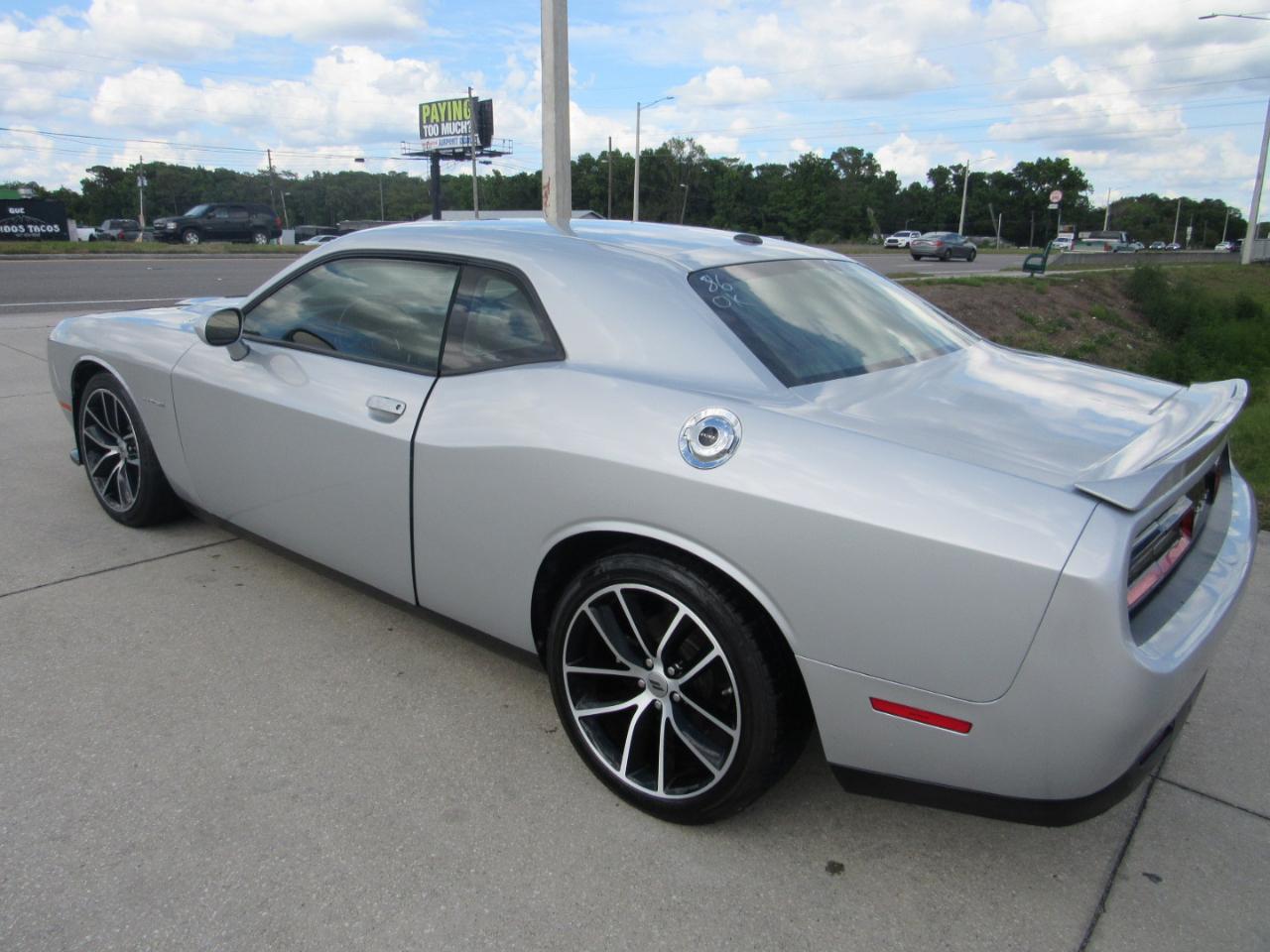 Dodge Challenger R/T RWD 2021