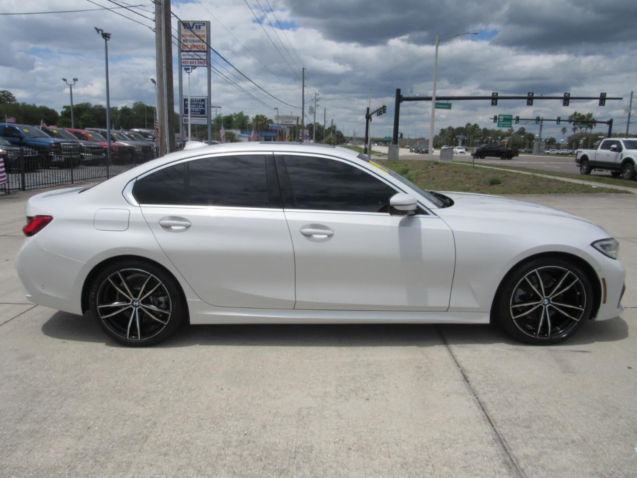 BMW 3 Series 330i Sedan 2019