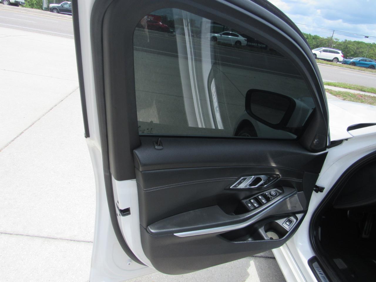 BMW 3 Series 330i Sedan 2019