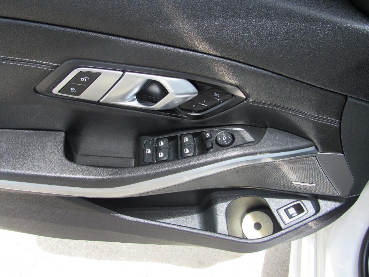 BMW 3 Series 330i Sedan 2019