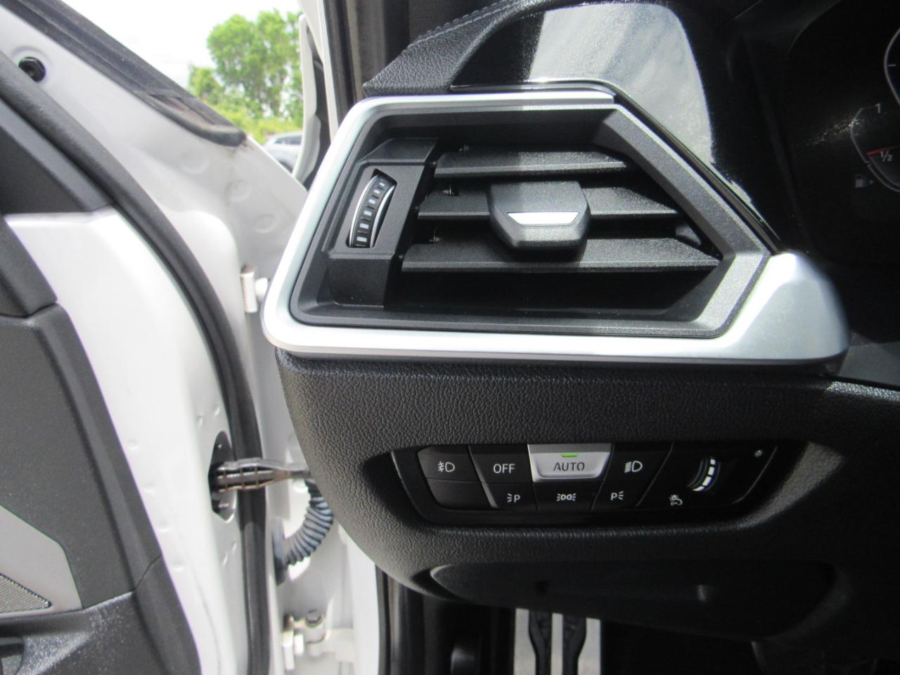 BMW 3 Series 330i Sedan 2019