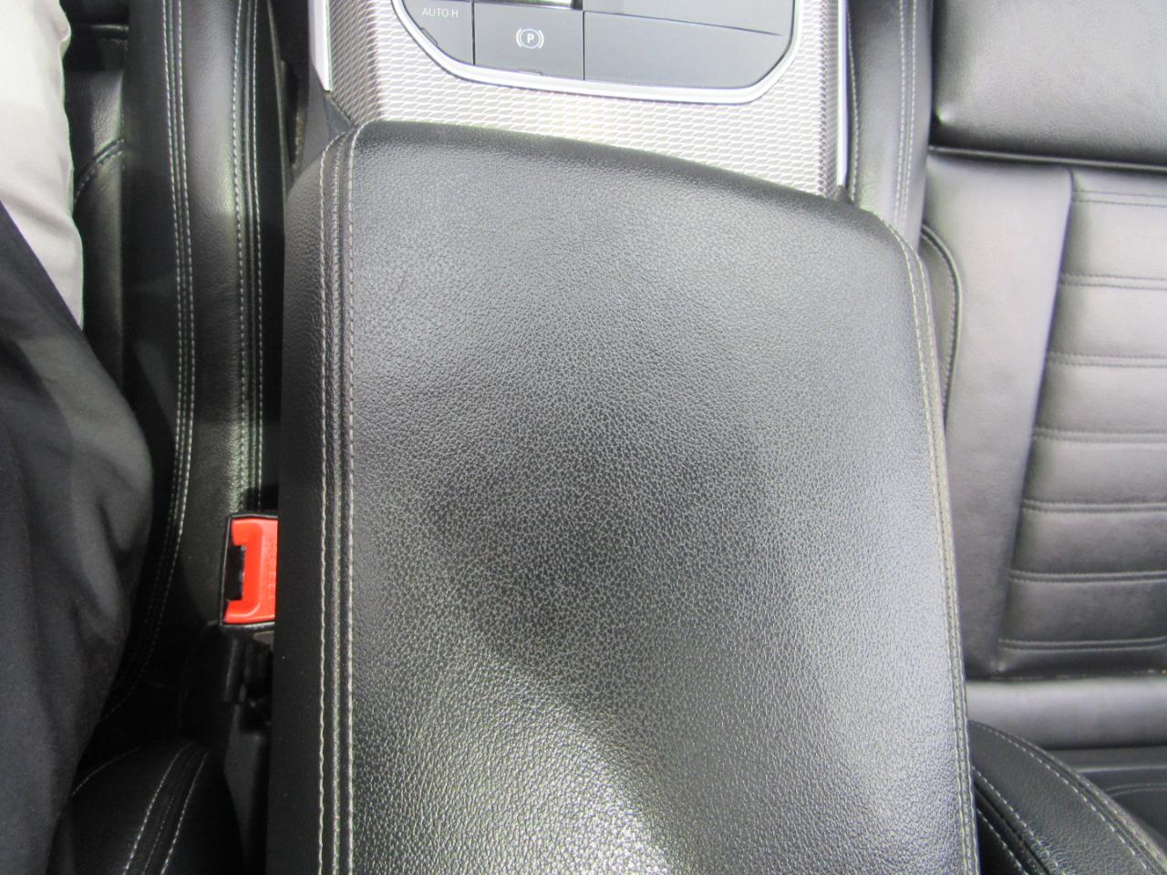 BMW 3 Series 330i Sedan 2019