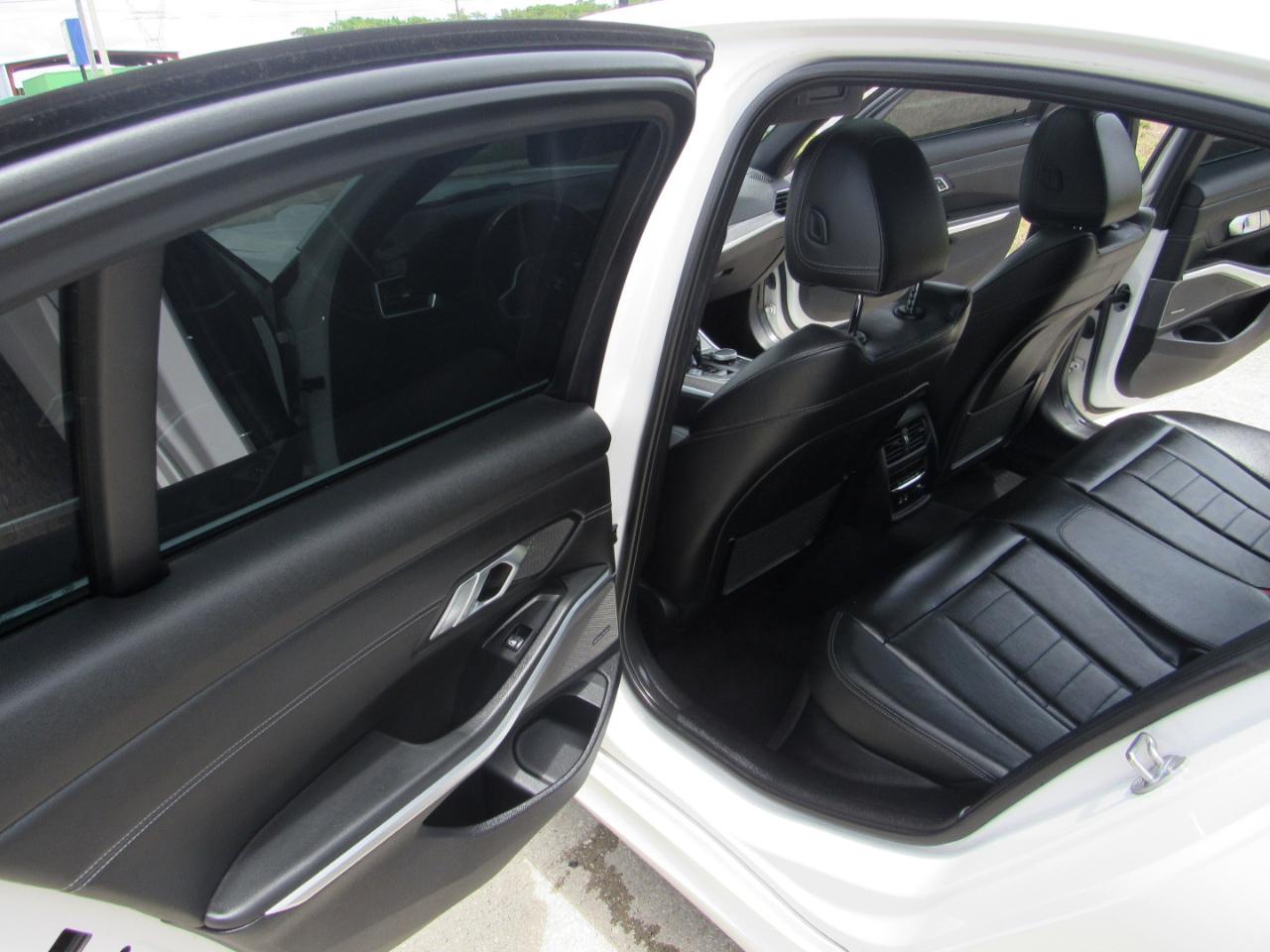 BMW 3 Series 330i Sedan 2019