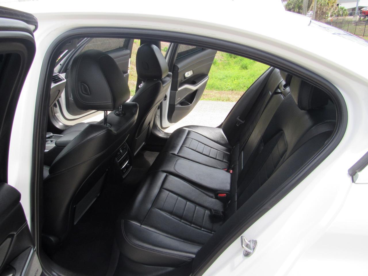 BMW 3 Series 330i Sedan 2019