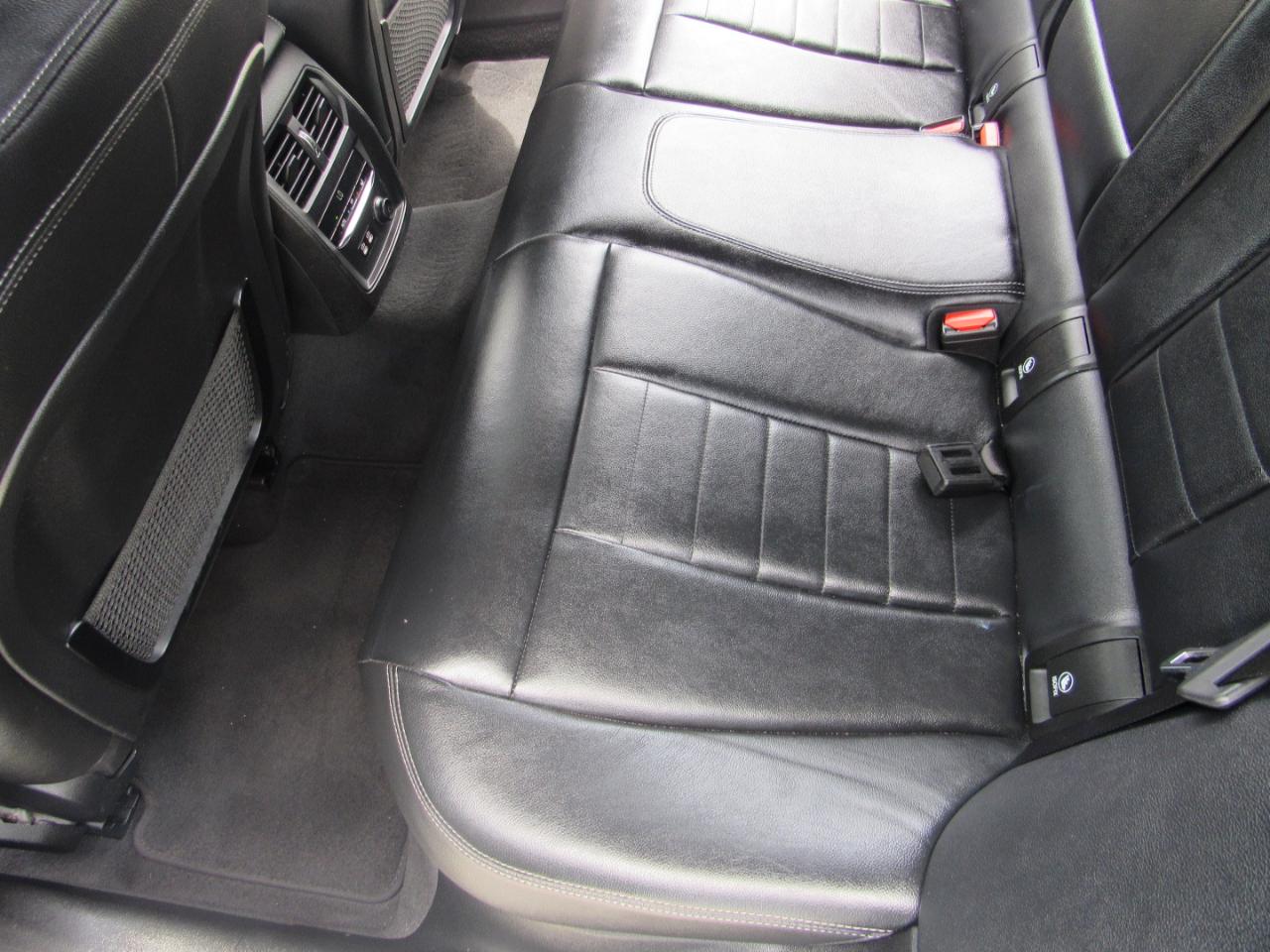 BMW 3 Series 330i Sedan 2019