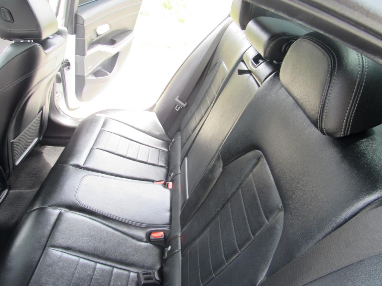 BMW 3 Series 330i Sedan 2019