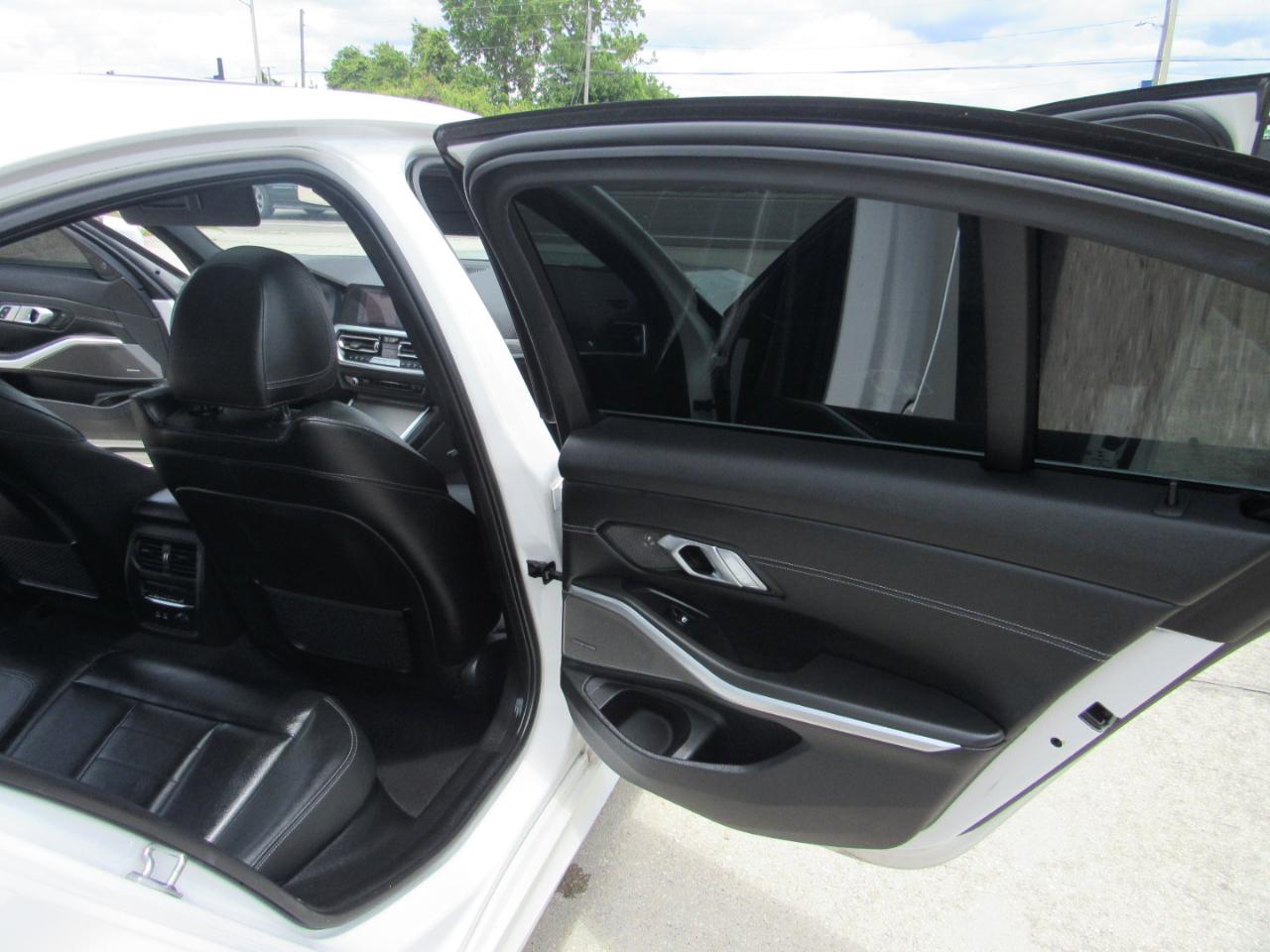 BMW 3 Series 330i Sedan 2019