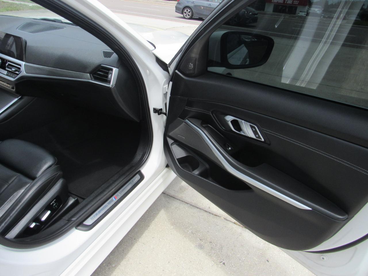 BMW 3 Series 330i Sedan 2019