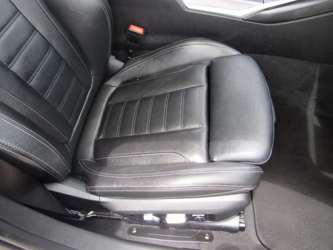 BMW 3 Series 330i Sedan 2019