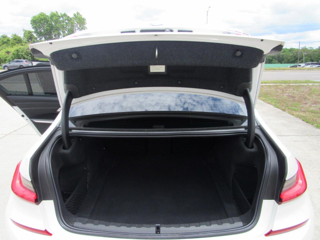 BMW 3 Series 330i Sedan 2019