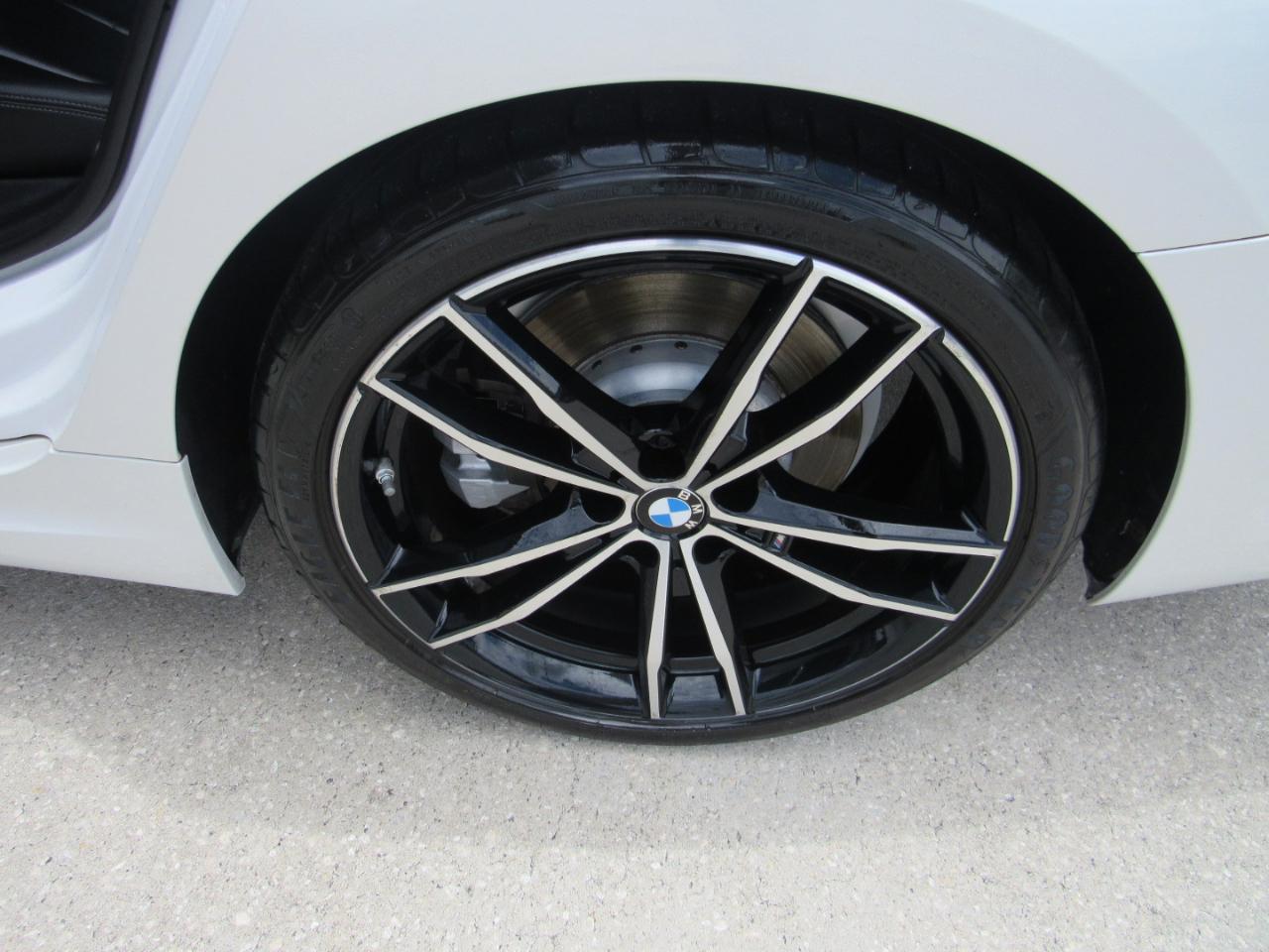 BMW 3 Series 330i Sedan 2019