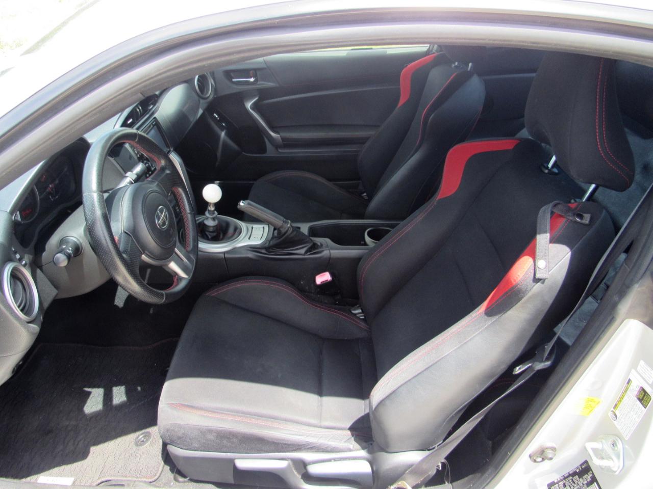 Scion FR-S 2dr Cpe Man (Natl) 2013