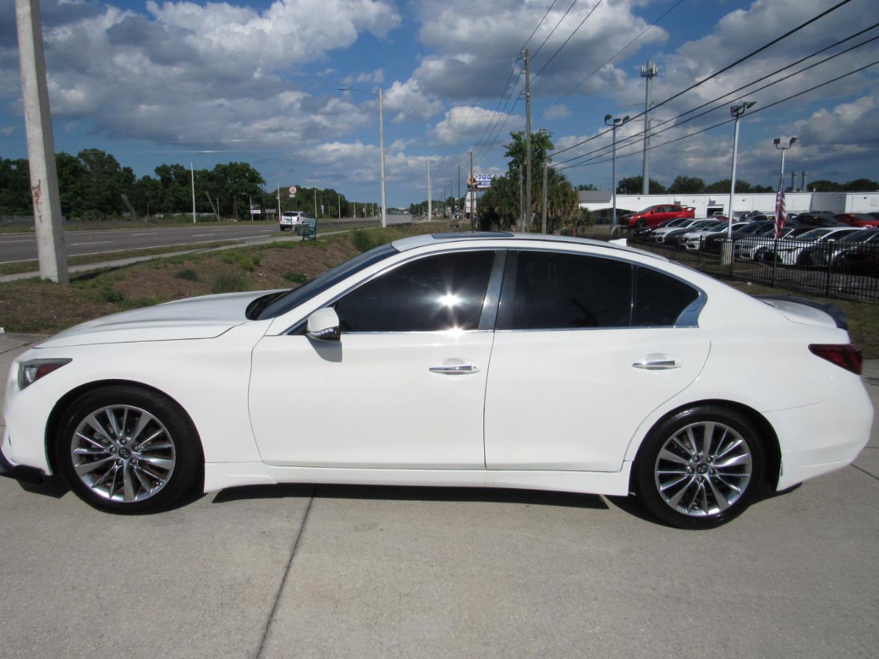 Infiniti Q50 3.0t LUXE RWD 2018