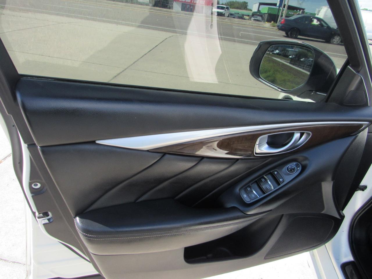 Infiniti Q50 3.0t LUXE RWD 2018