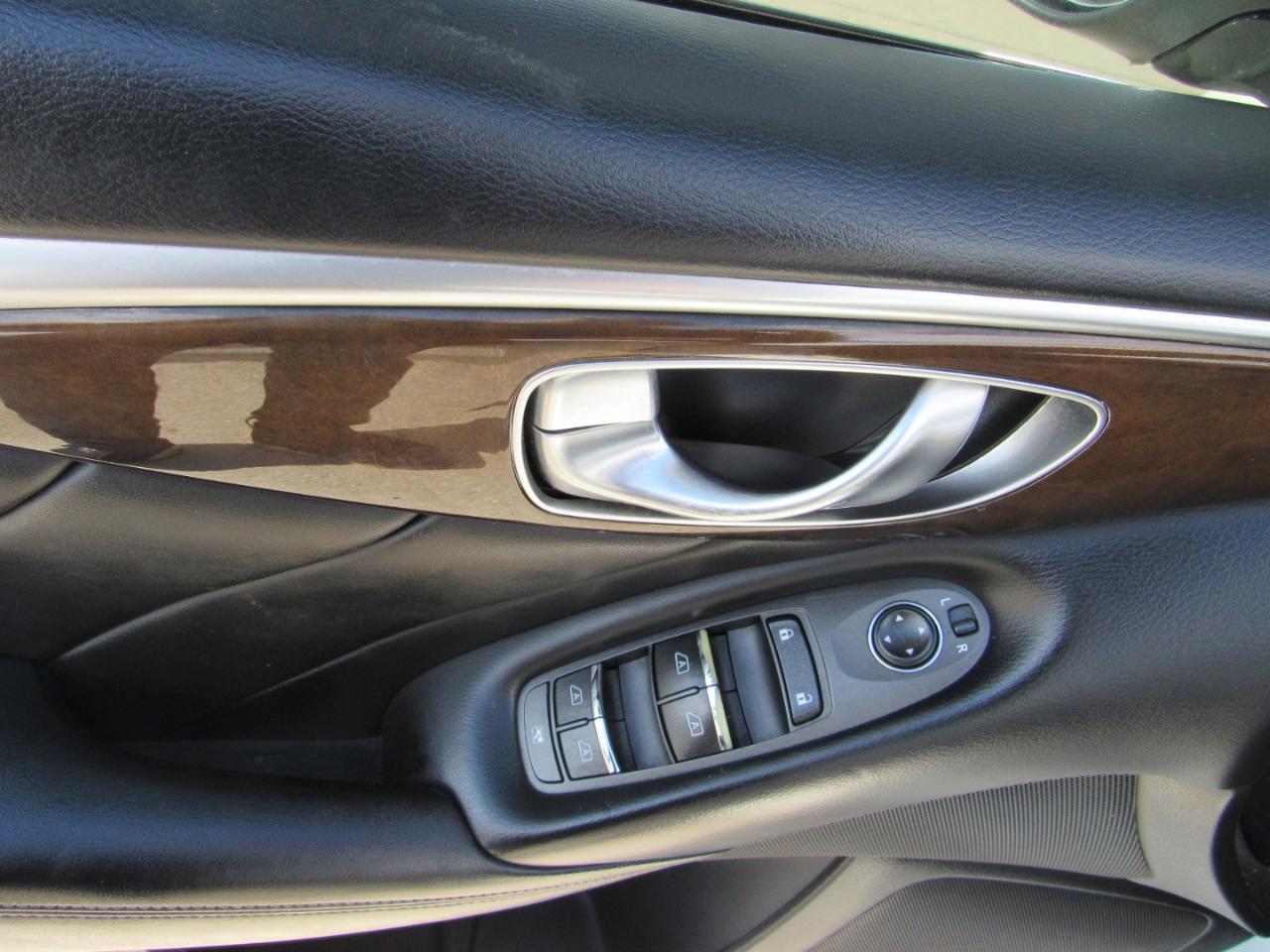 Infiniti Q50 3.0t LUXE RWD 2018