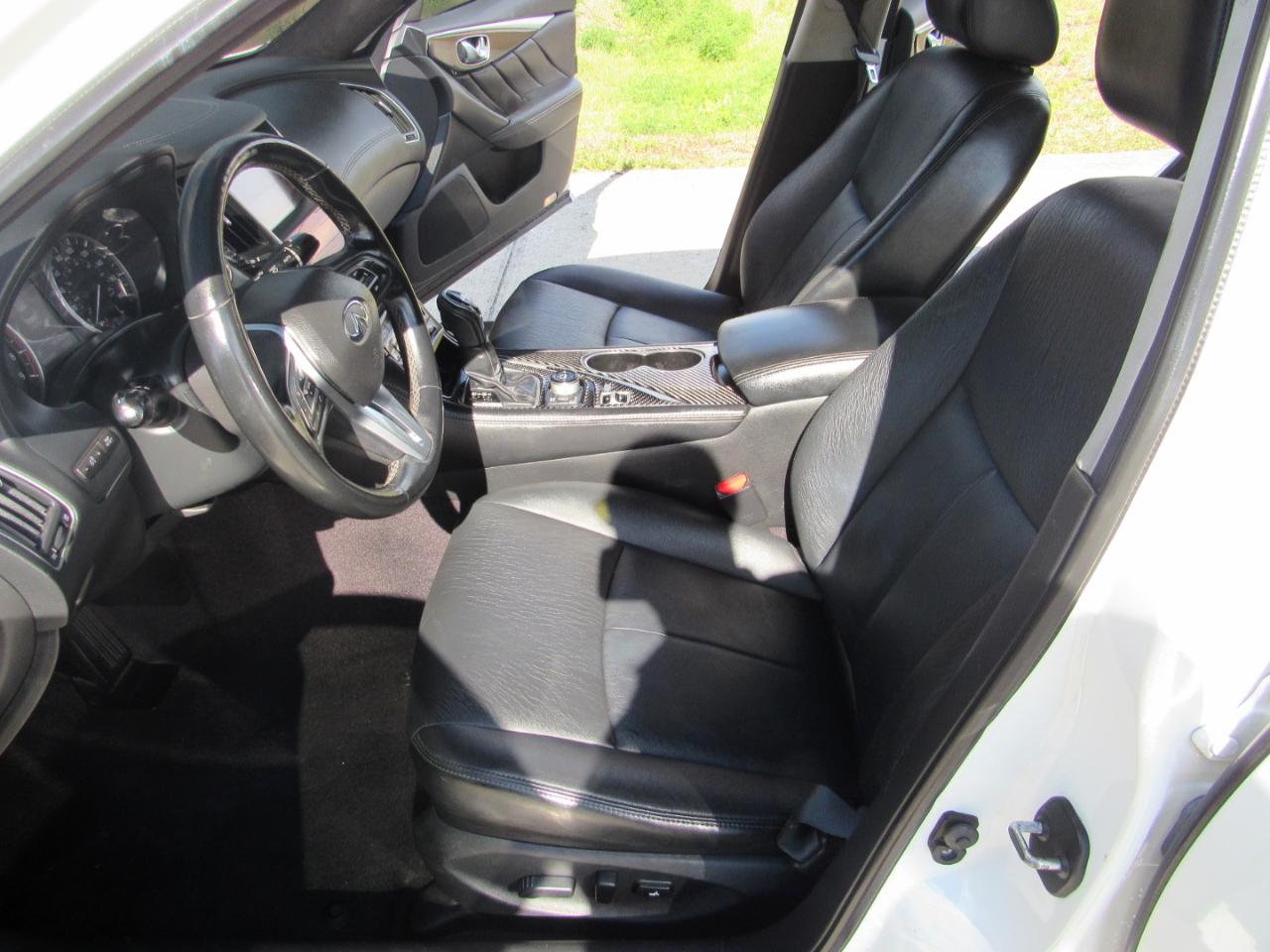 Infiniti Q50 3.0t LUXE RWD 2018