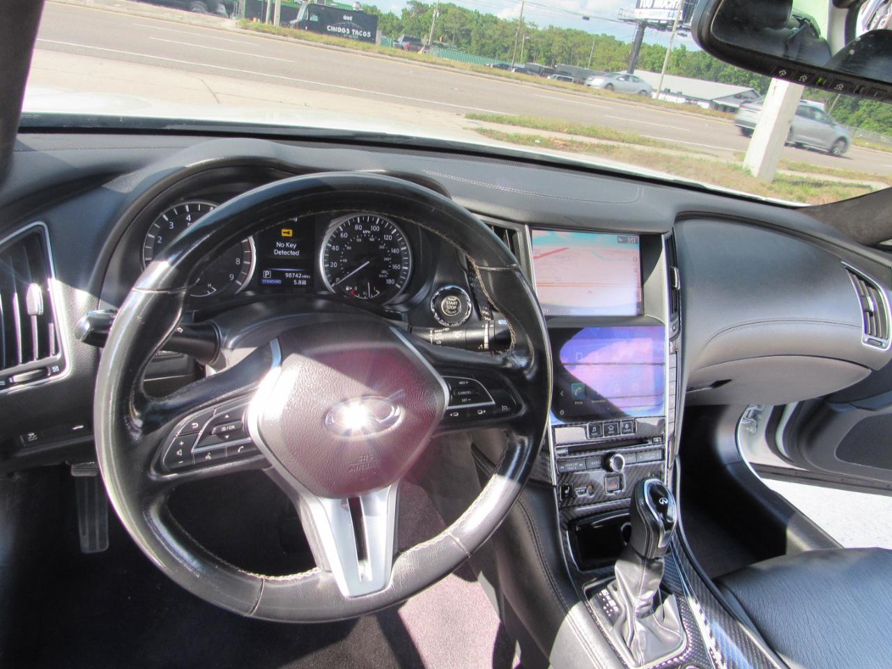 Infiniti Q50 3.0t LUXE RWD 2018