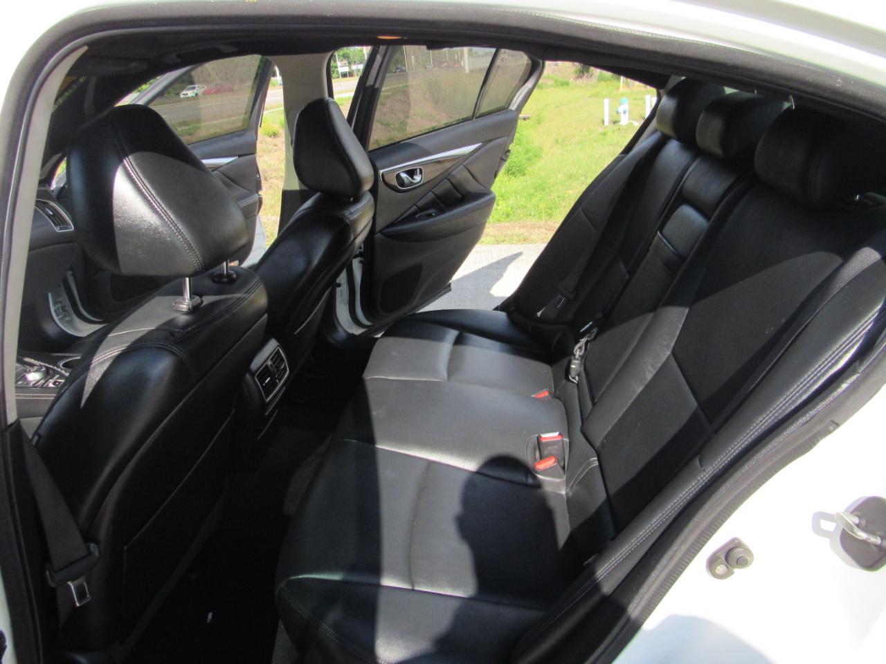 Infiniti Q50 3.0t LUXE RWD 2018