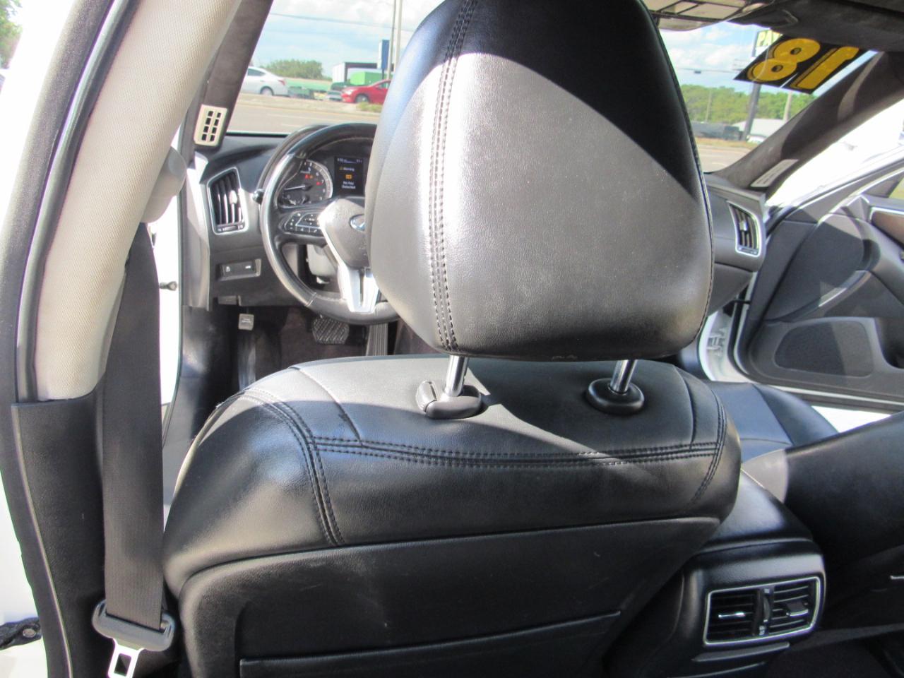 Infiniti Q50 3.0t LUXE RWD 2018