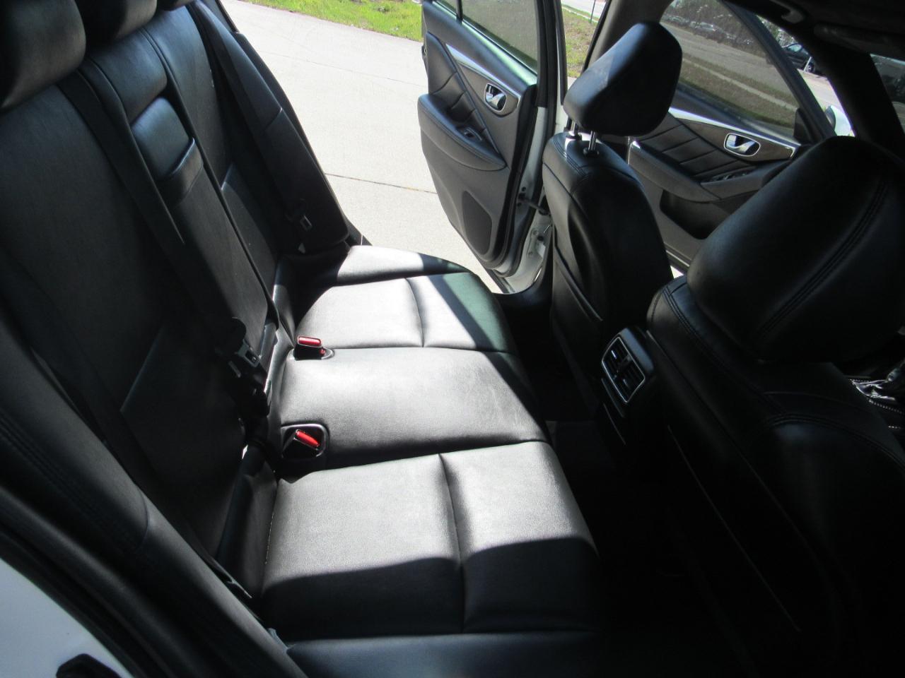 Infiniti Q50 3.0t LUXE RWD 2018