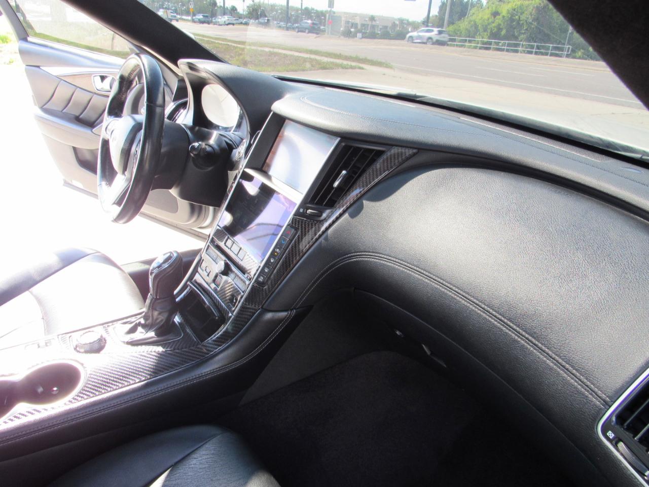 Infiniti Q50 3.0t LUXE RWD 2018