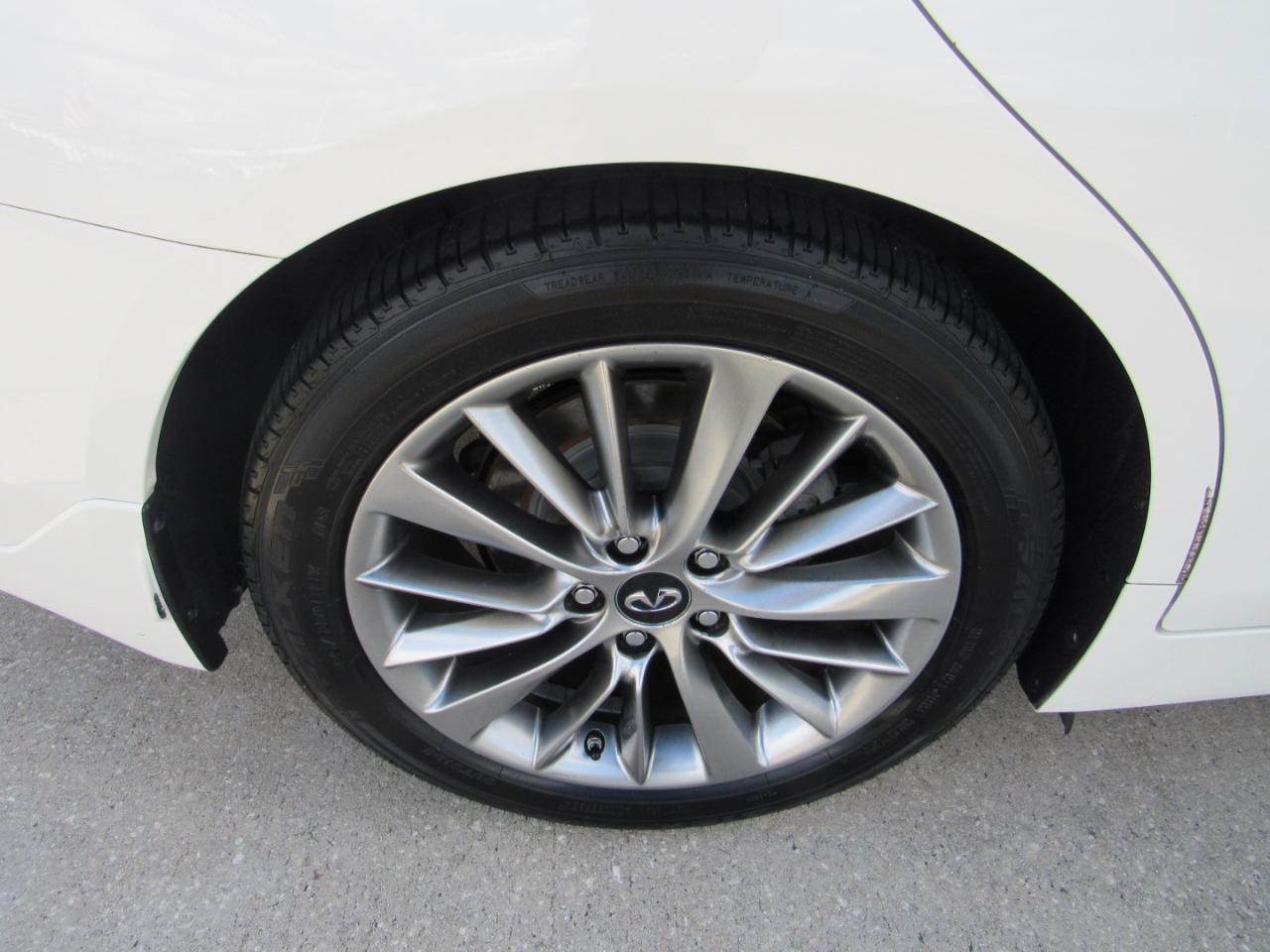 Infiniti Q50 3.0t LUXE RWD 2018