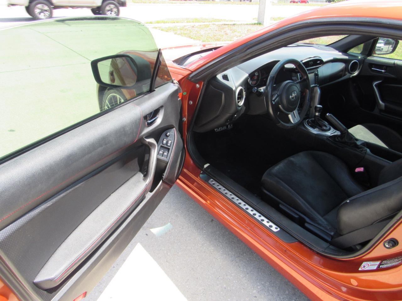 Scion FR-S 2dr Cpe Auto (Natl) 2014